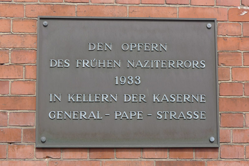 Memorial plaque at Werner-Voß-Damm 62